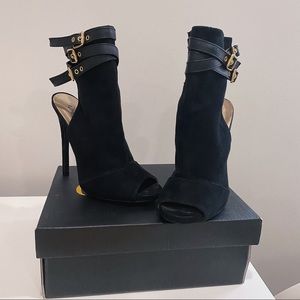 Miss Lola Suede heels 🌹